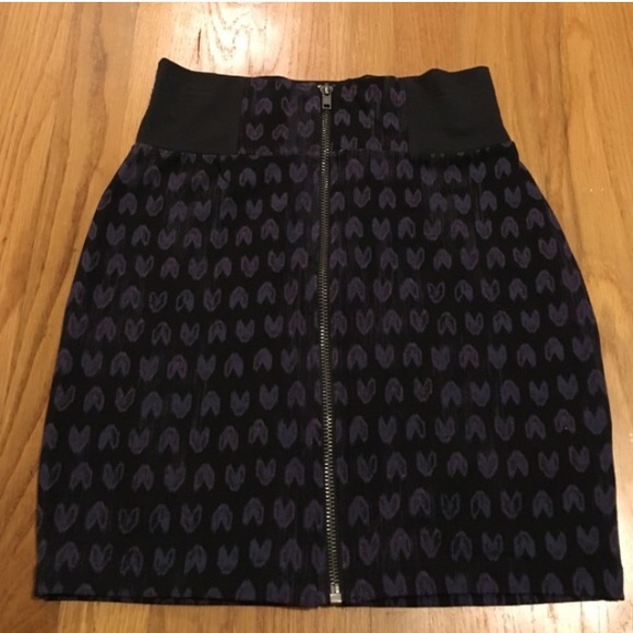 black print zipped mini skirt - Picture 2 of 4